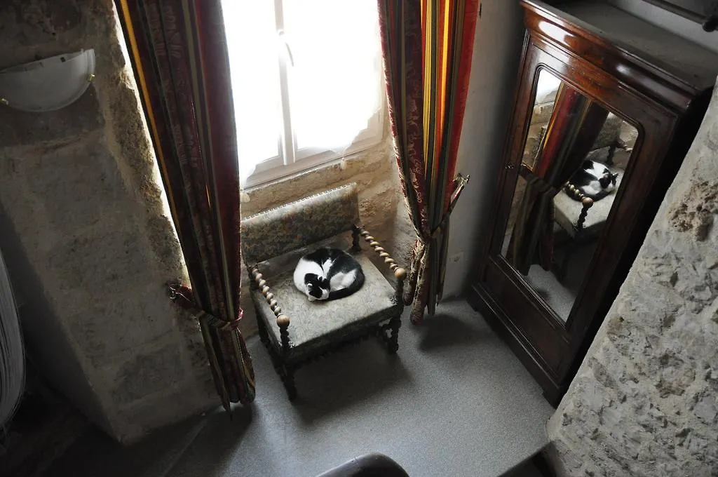 Bed & Breakfast La Demeure Du Comte Chambres Dhotes Salles-la-Source