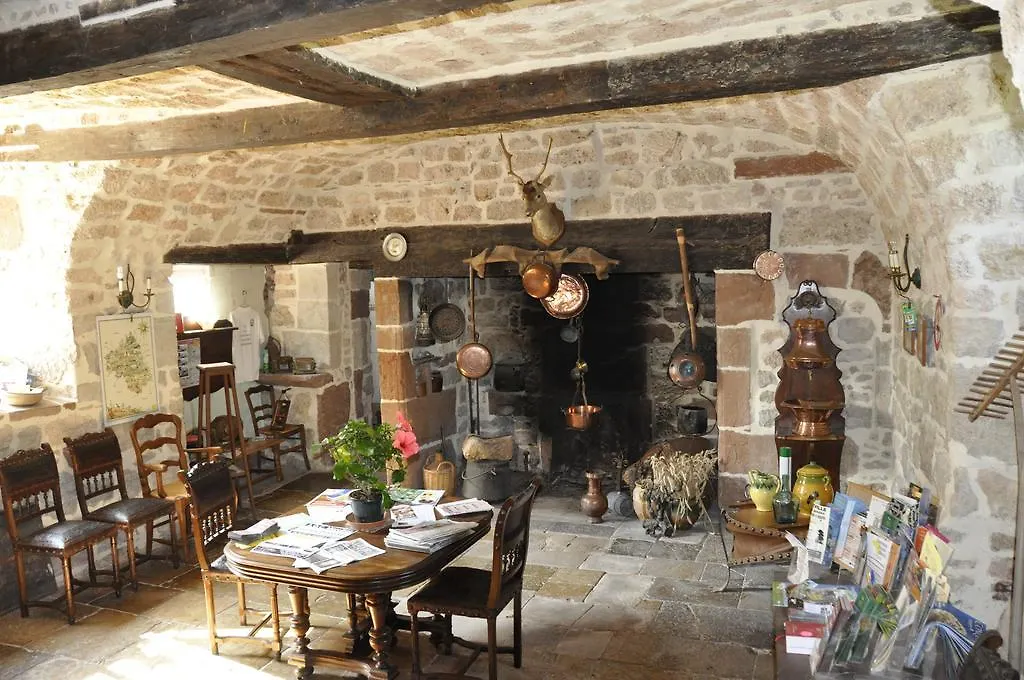 La Demeure Du Comte Chambres Dhotes Salles-la-Source 0*,